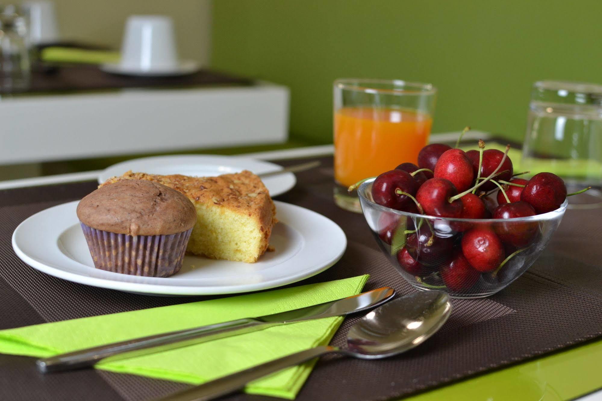 Acomodação com café da manhã  B&B Leopoldo&APARTEMENTS 3*