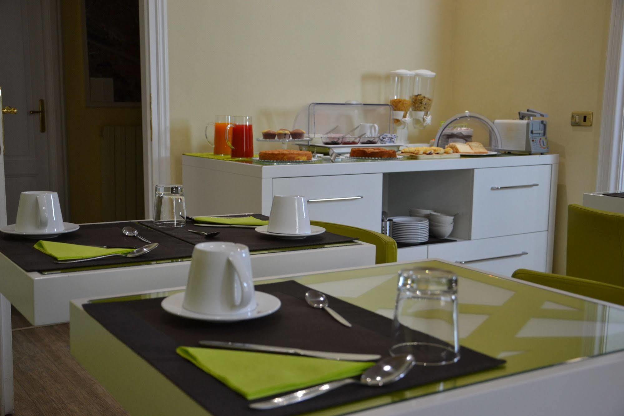 Acomodação com café da manhã  B&B Leopoldo&APARTEMENTS 3*